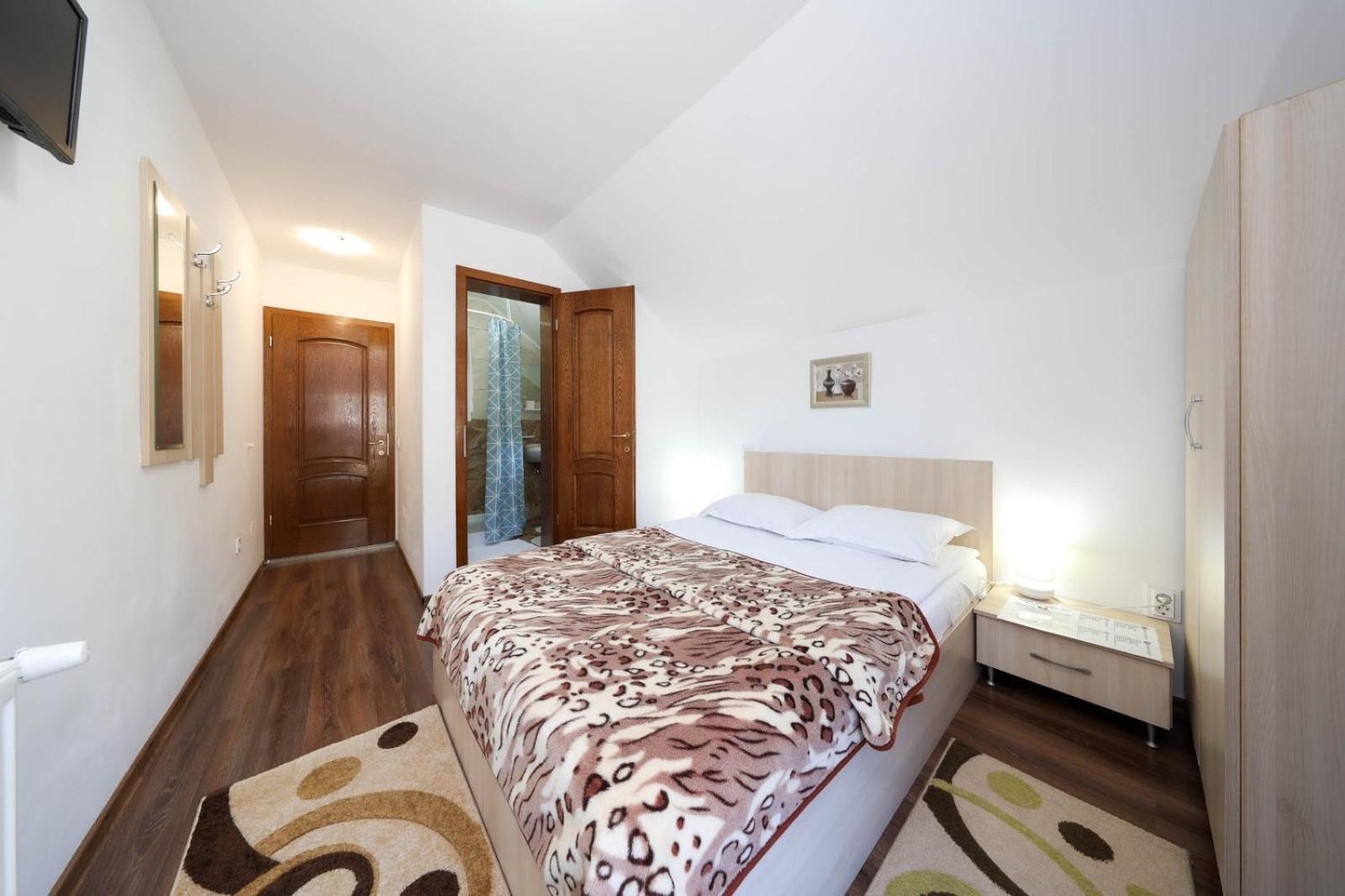 Casa Dintre Vai Hotel ชีมอน ภายนอก รูปภาพ